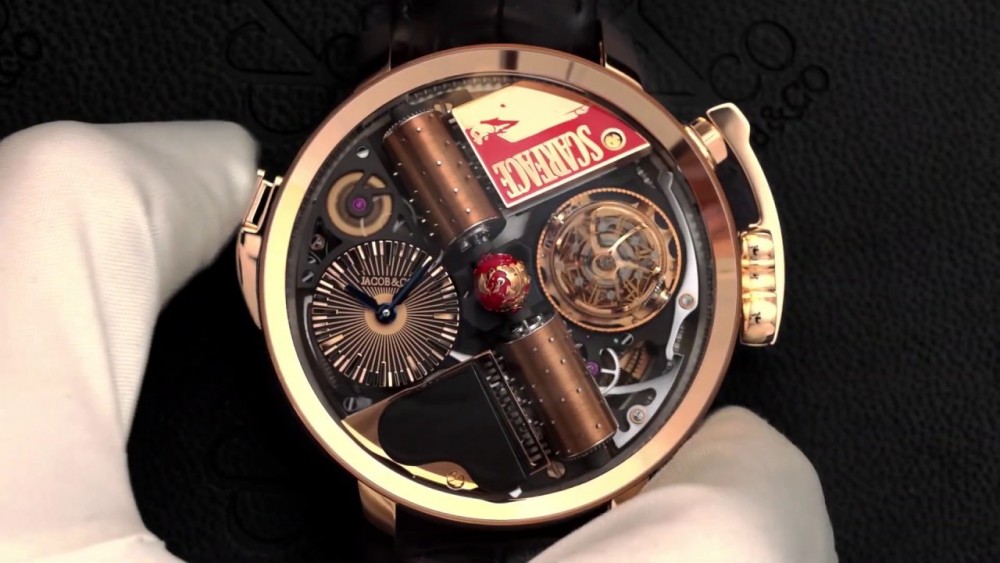 Jacob & Co. Opera Scarface有黑色DLC鈦金屬和18K玫瑰金兩種款式,各自生產88枚,初步定價為$360,000美元,相信會吸引一眾收藏家入手。