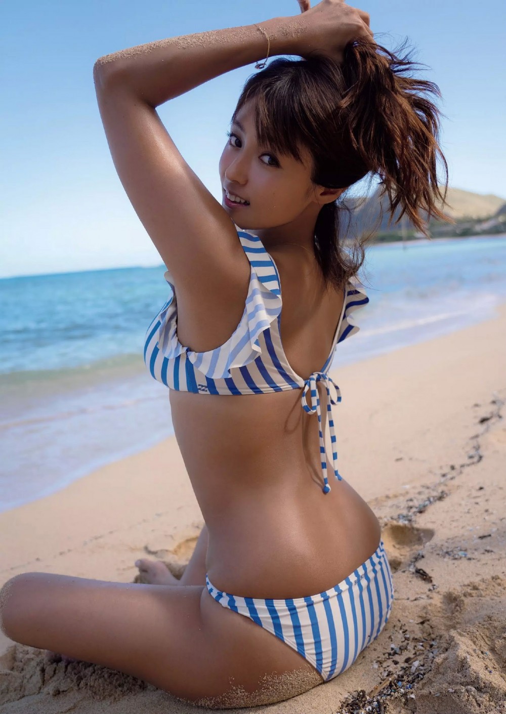 本次《Brand New Me》寫真集遠赴美國夏威夷取景,正好與一身小麥肌的深田恭子主題吻合