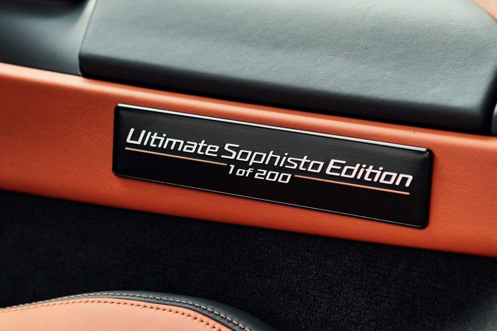 動力輸出方面,BMW i8 Ultimate Sophisto Edition採用品牌自家研發的智慧能源管理系統,配合上1.5升Turbo Inline-3 Plug-in Hybrid混合引擎和6排自動波箱