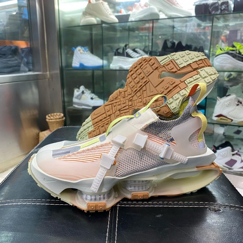 Nike ISPA