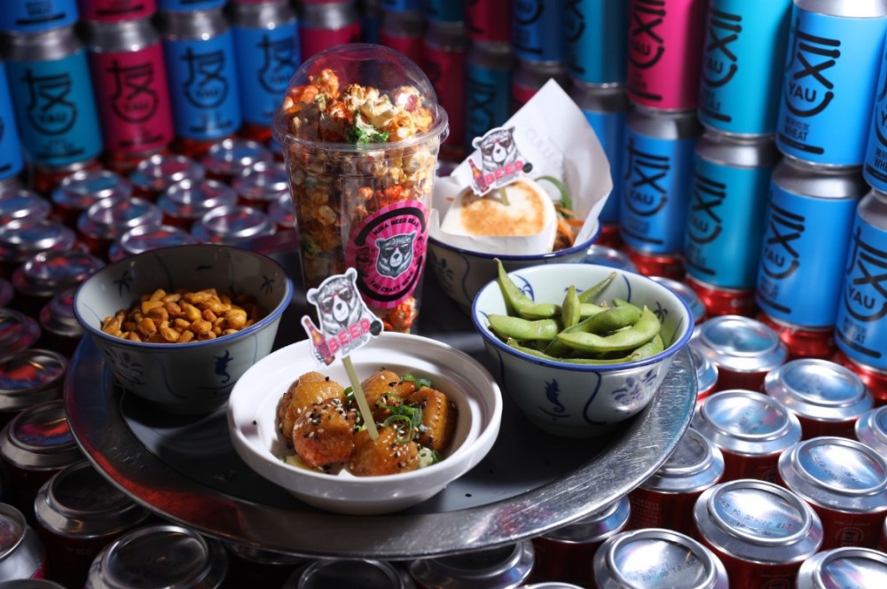 最近品牌與The Mira Hong Kong舉辦了一個全新的聯乘活動Mira Beer Bear x YAU Craft Beer Pop Up Bar,務求為一眾喜愛本土文化、志同道合的香港友,推廣「友」的文化和旗下富本土元素的產品。